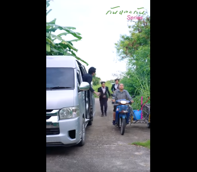 N2401055 เศรษฐ ปลอมต วเป นคนจน เพ อทดสอบส นดานล กเล ยงของเขา Ep1 part2